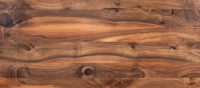 Nussbaum rustikal — ein Schreibtisch aus Massivholz